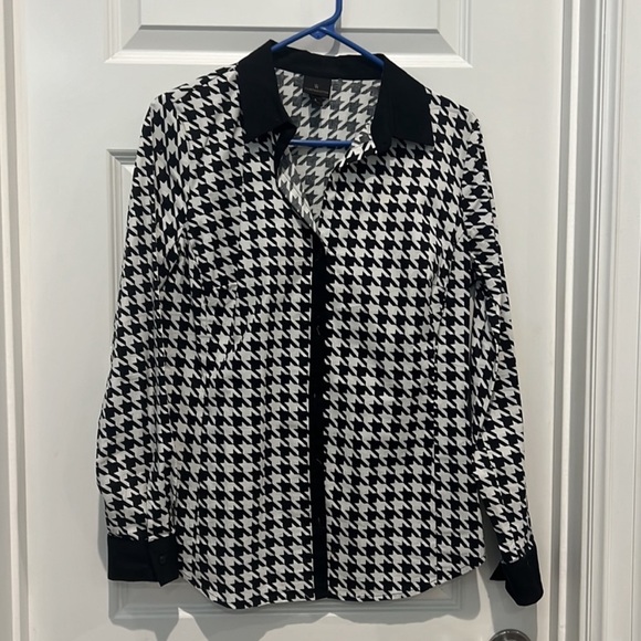 6/$15 Bundle Sale EUC Worthington Black & White Button Down Dress Shirt/Blouse. - Picture 3 of 3